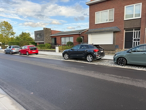 Er kwam een nieuwe, gescheiden riolering. Een uitgelezen kans voor ons om de straat opnieuw aan te leggen. 