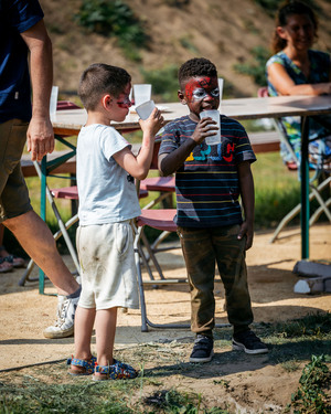 Tijdens het openingsfeest van 't Hofke waren er heel wat activiteiten. De kinderen genoten volop. 