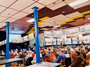 We vrolijken de tunnel in de Nekkerspoelstraat op. Tijdens een infomoment op 27.02 kon de buurt stemmen op hun favoriete stijl. Ook konden ze de tekeningen van scholen uit de buurt bewonderen. Leerlingen haalden de kunstenaar in zich naar boven en toonden ons wat zij in de tunnel zouden brengen. 