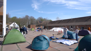 Kunstenaars Stijn en Elien organiseerden al een echte camping op het Zocalo-plein. Een ideaal moment om in gesprek te gaan met de Muizenaar.