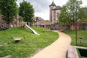 We konden 600 m² ontharden. Het pleintje werd er heel wat kleurrijker op. 