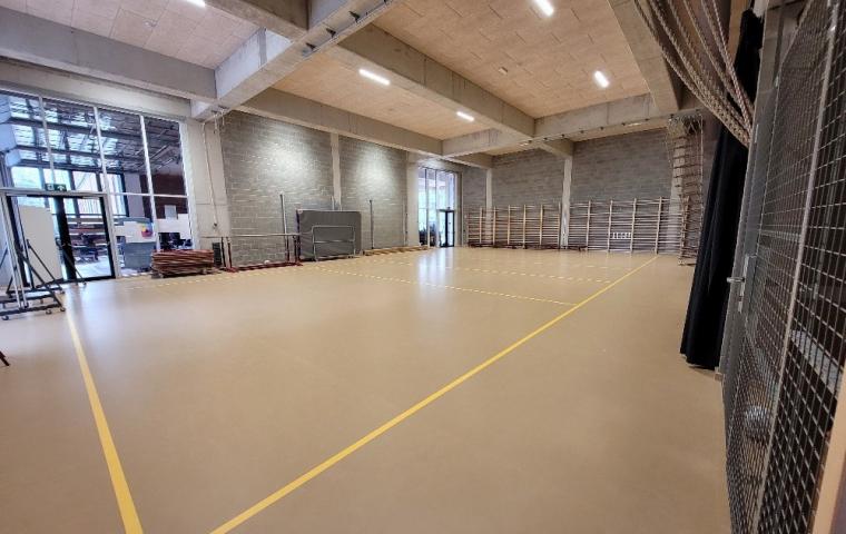 Kleine sportzaal in school BimSem