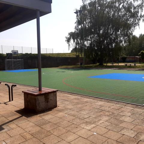 Voetbalveld aan wijkhuis Battel